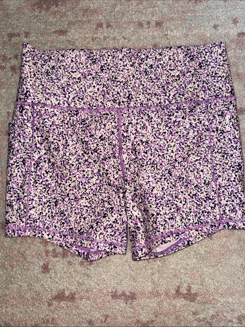 Athleta Salutation Stash High Rise 5” Shorts - XL